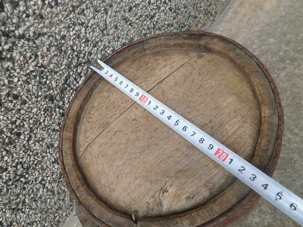 Delivery of Old bucket, vase, barrel, wooden, pavour