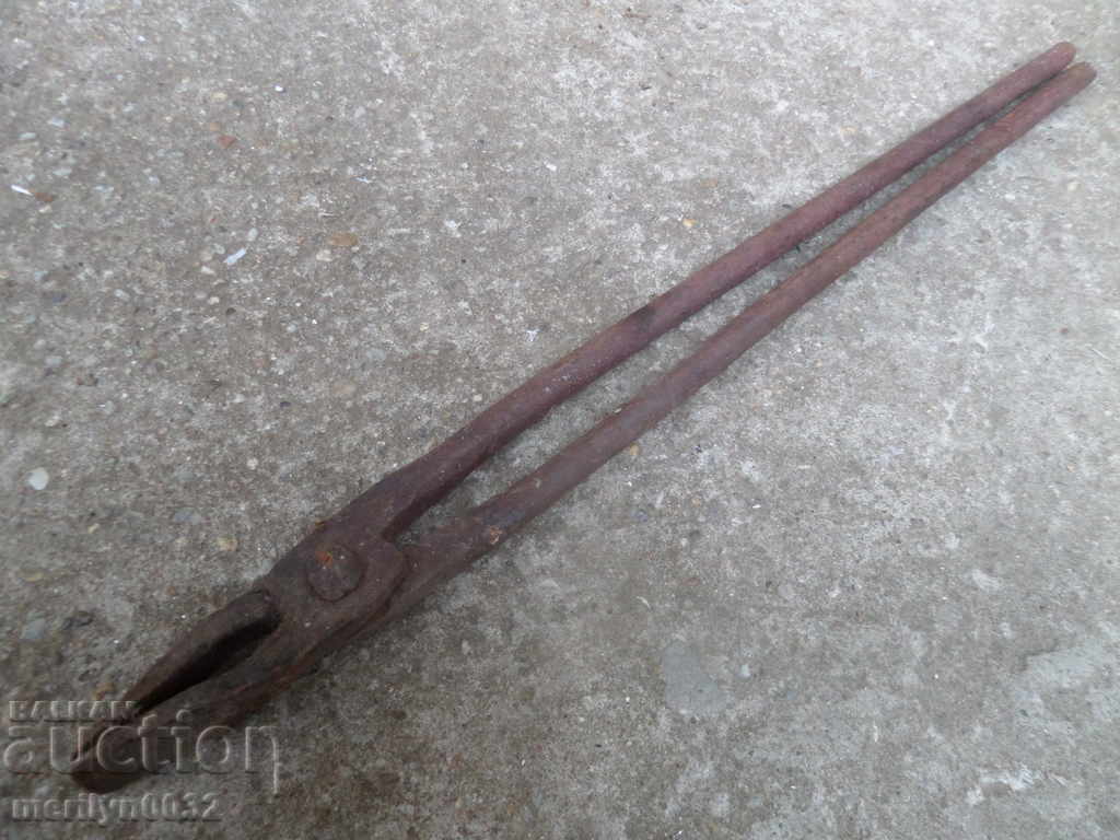 Auction Old forging pliers, wrought iron, tool Auction Old forging pliers, wrought iron, tool