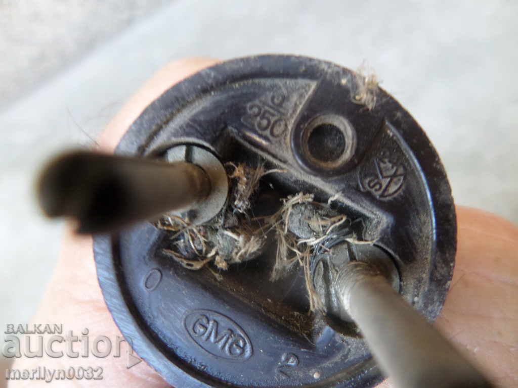 Auction Button for a bell button breaker with a 2-wire cable Auction Button for a bell button breaker with a 2-wire cable