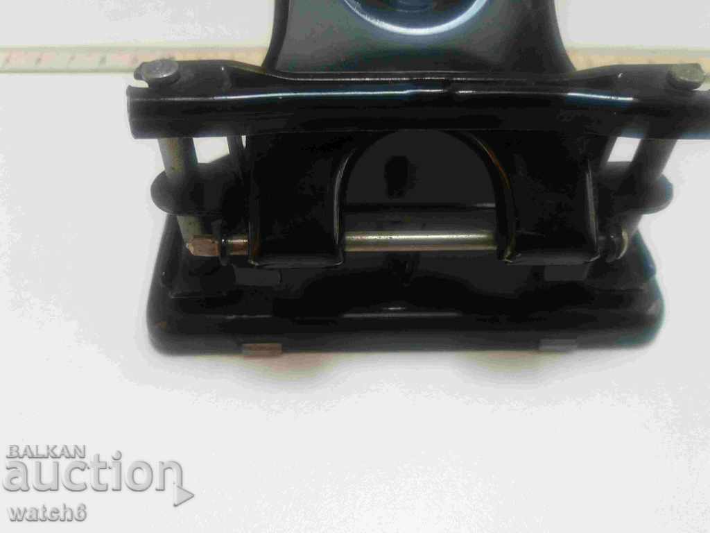 Δημοπρασία Παλιά γερμανική συσκευή διάτρησης με σήμανση Δημοπρασία Παλιά γερμανική συσκευή διάτρησης με σήμανση