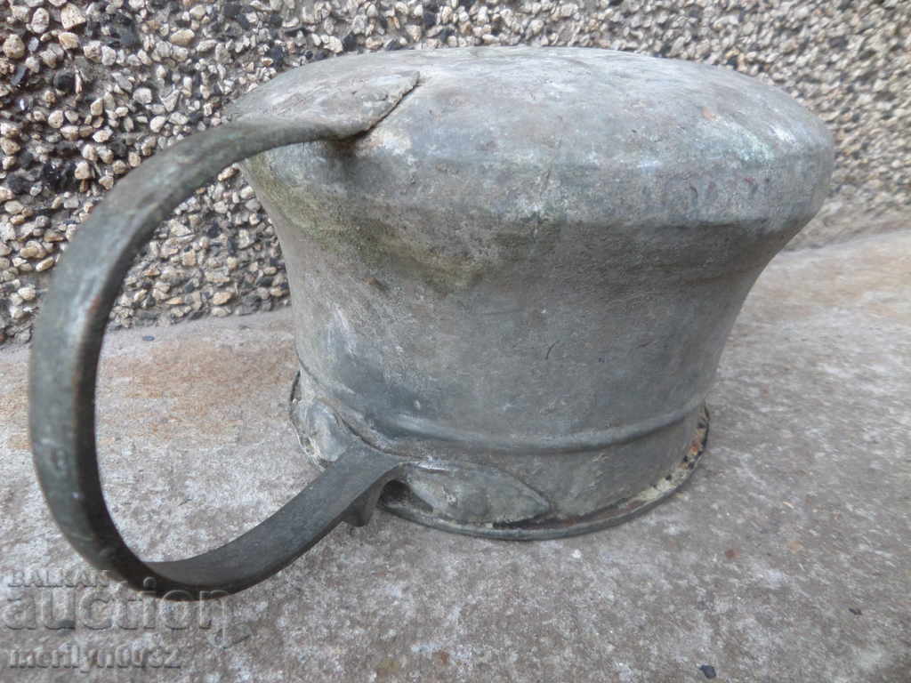 Παράδοση Παλιά κονσερβοποιημένη κατσαρόλα, λάκκος, χαλκός, καζάνι, καζάνι, βραστήρας Παράδοση Παλιά κονσερβοποιημένη κατσαρόλα, λάκκος, χαλκός, καζάνι, καζάνι, βραστήρας