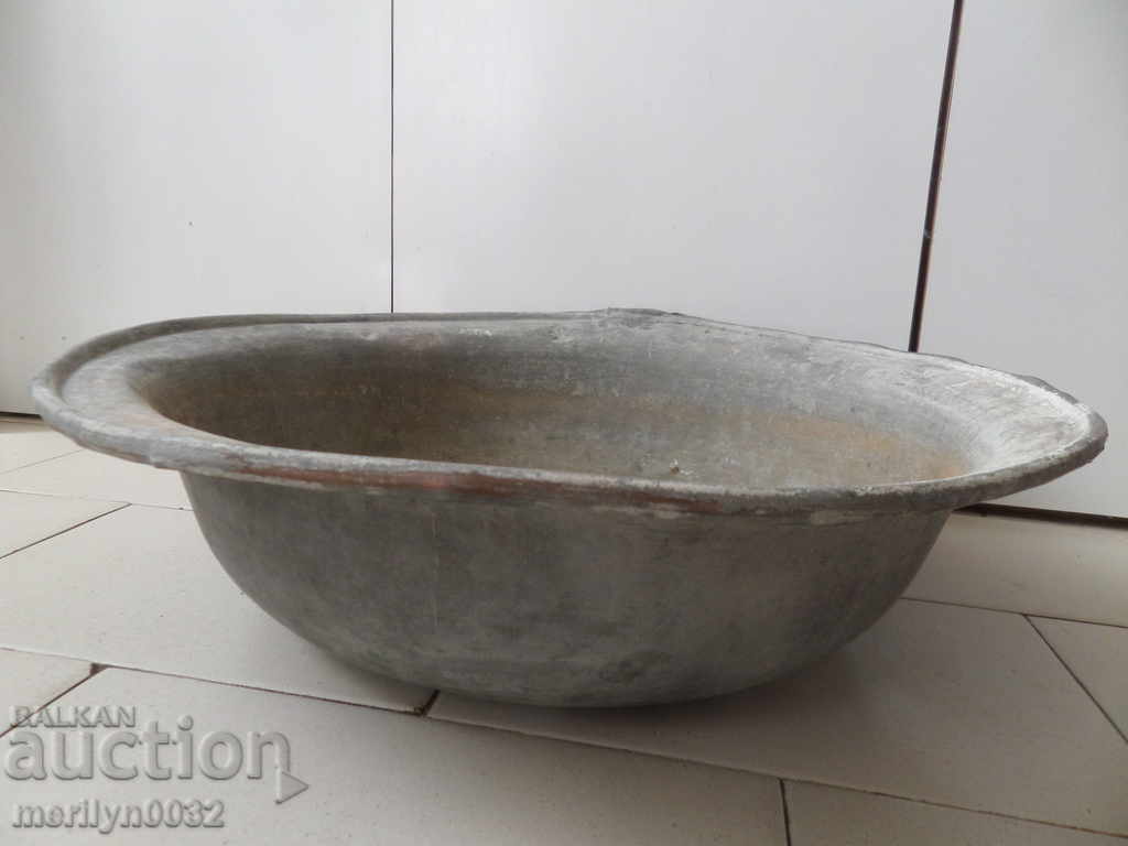 Tinned basin, copper vessel, copper, trough with price 139.00 BGN | € 71.07 Tinned basin, copper vessel, copper, trough with price 139.00 BGN | € 71.07