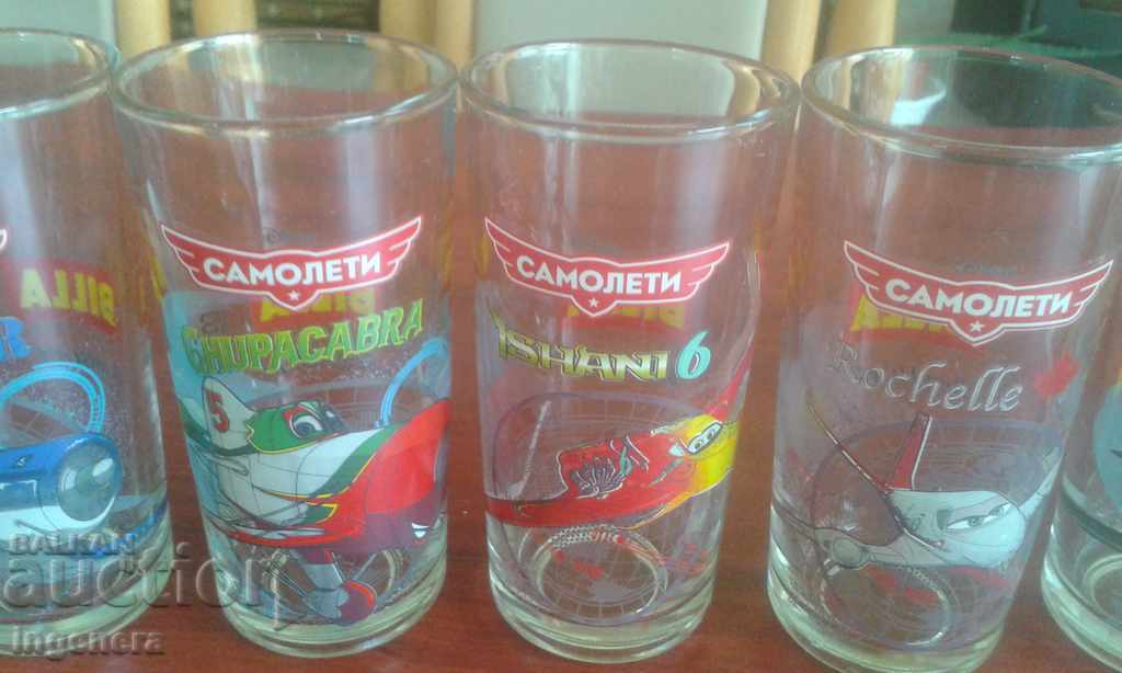 Water cups soft drinks with price 16.00 BGN | € 8.18