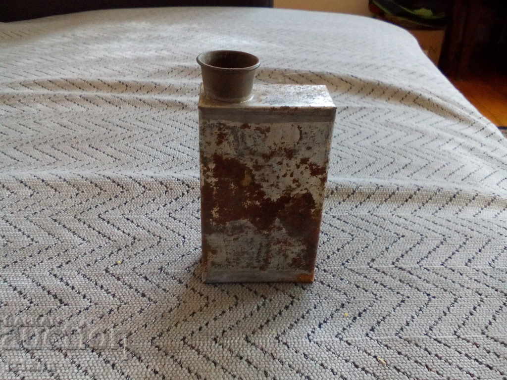 Auction  Old metal box