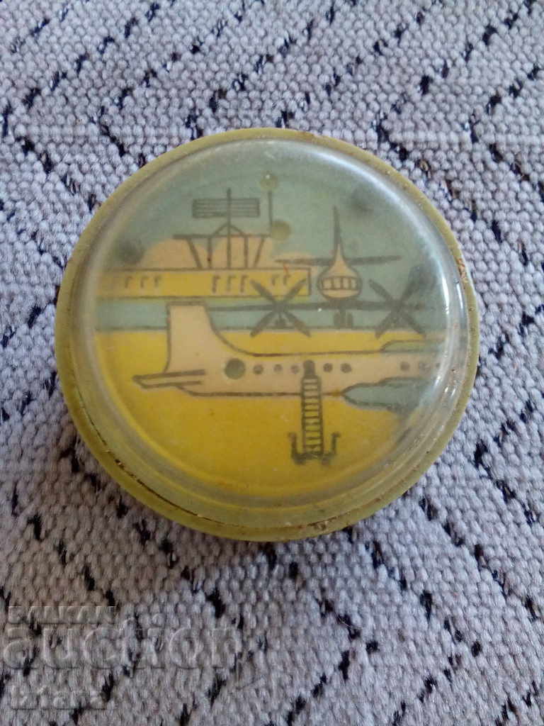 Old scraper with price 6.00 BGN | € 3.07 Old scraper with price 6.00 BGN | € 3.07