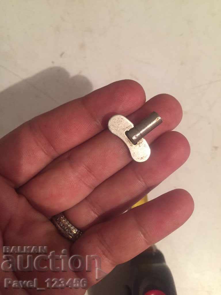 2 watch or mechanical toy keys - 6