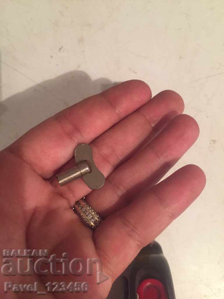 2 watch or mechanical toy keys - 7