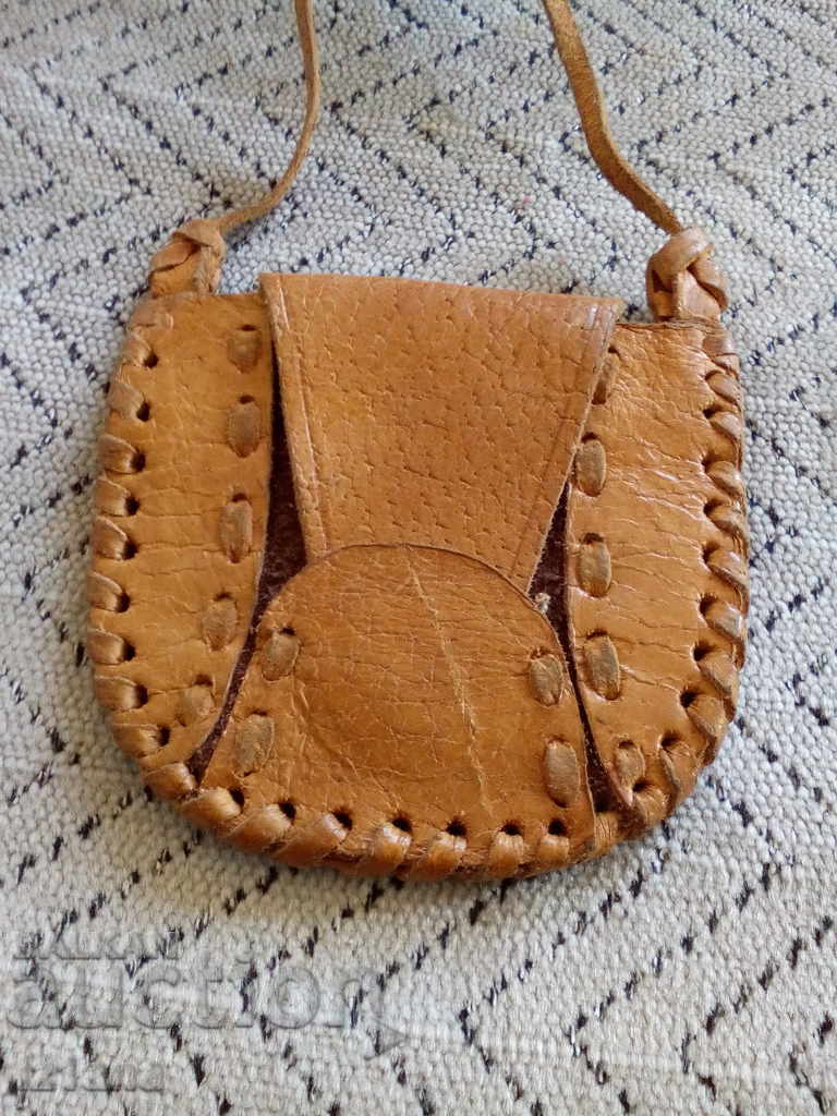 Leather purse with price 6.00 BGN | € 3.07 Leather purse with price 6.00 BGN | € 3.07