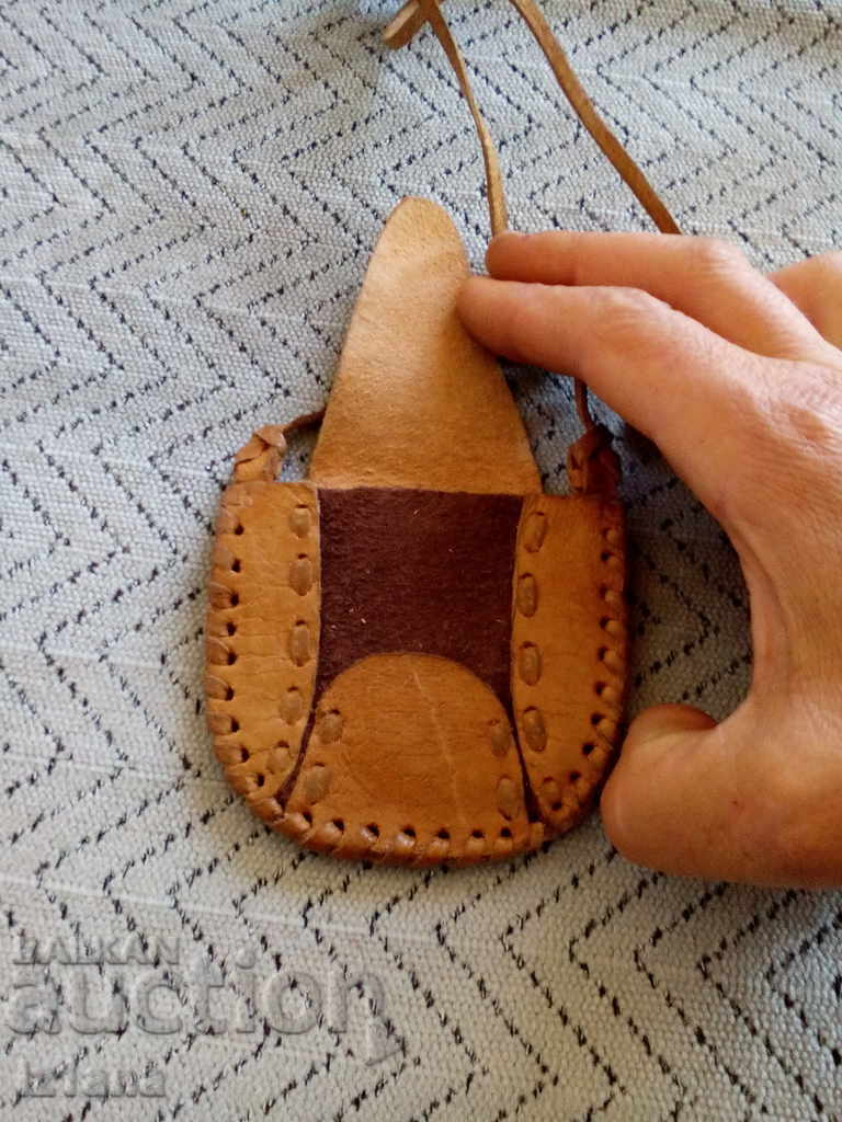Auction Leather purse Auction Leather purse