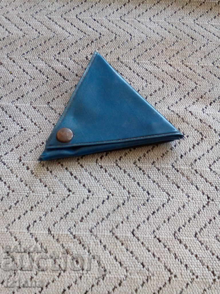 Old purse with price 6.00 BGN | € 3.07 Old purse with price 6.00 BGN | € 3.07