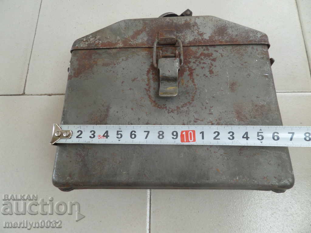 Army Metal Box World War II Box - 5 Army Metal Box World War II Box - 5