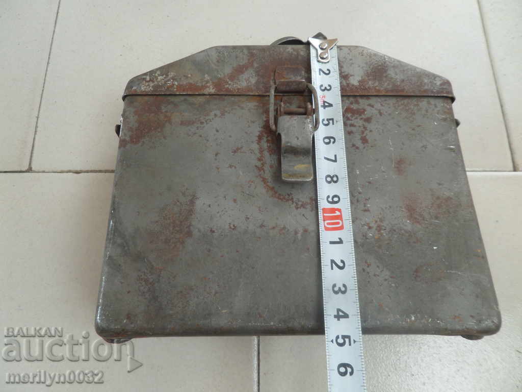 Army Metal Box World War II Box - 6 Army Metal Box World War II Box - 6