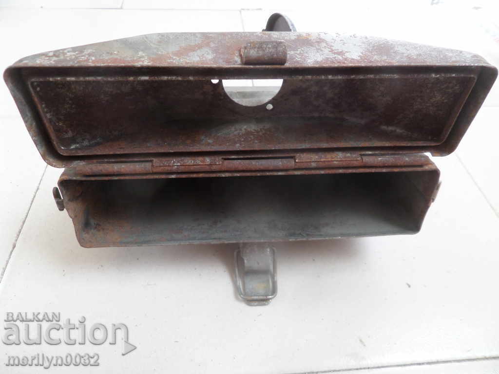 Army Metal Box World War II Box - 7 Army Metal Box World War II Box - 7