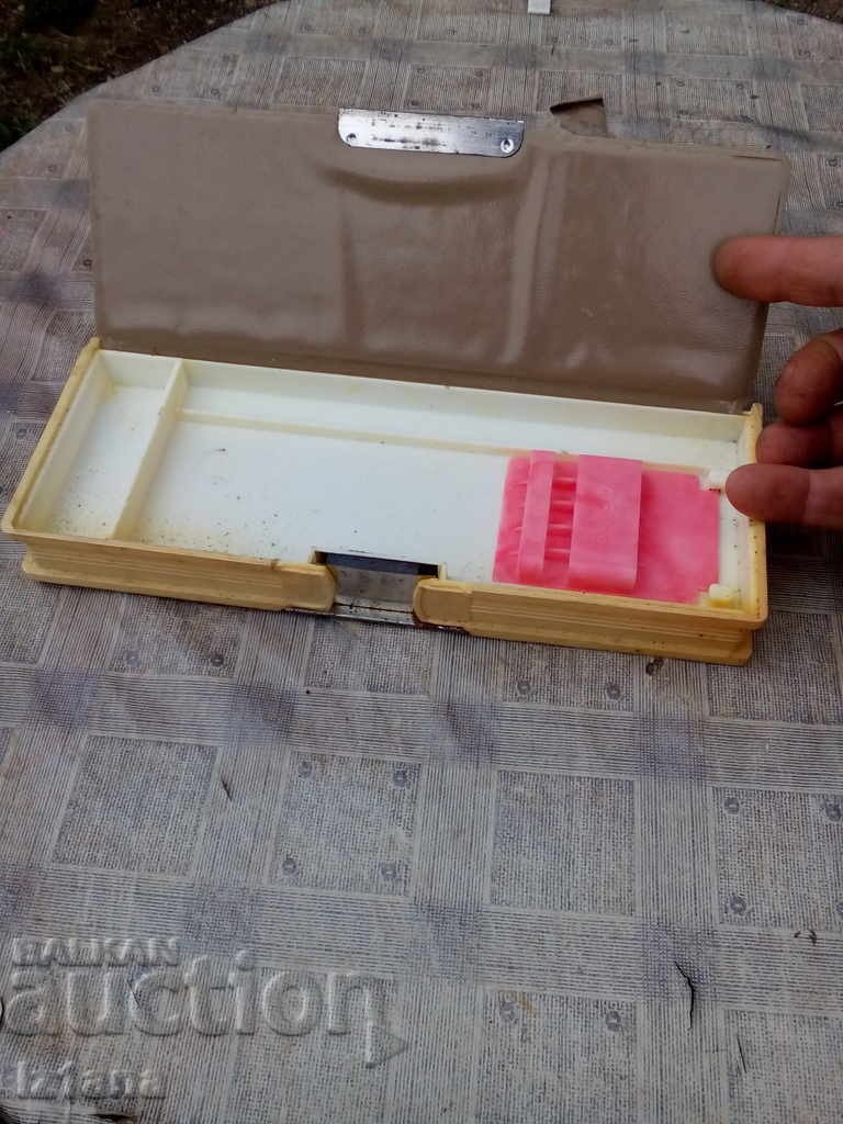 Delivery of Uncle, box