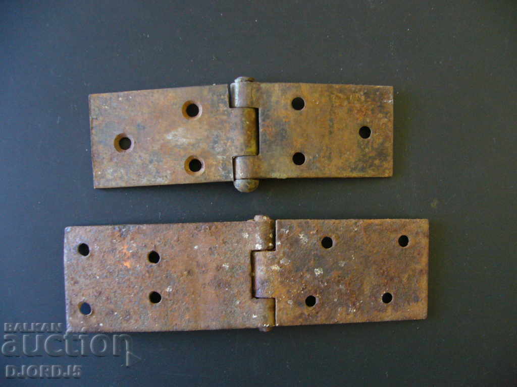 Old hinges with price 3.00 BGN | € 1.53 Old hinges with price 3.00 BGN | € 1.53