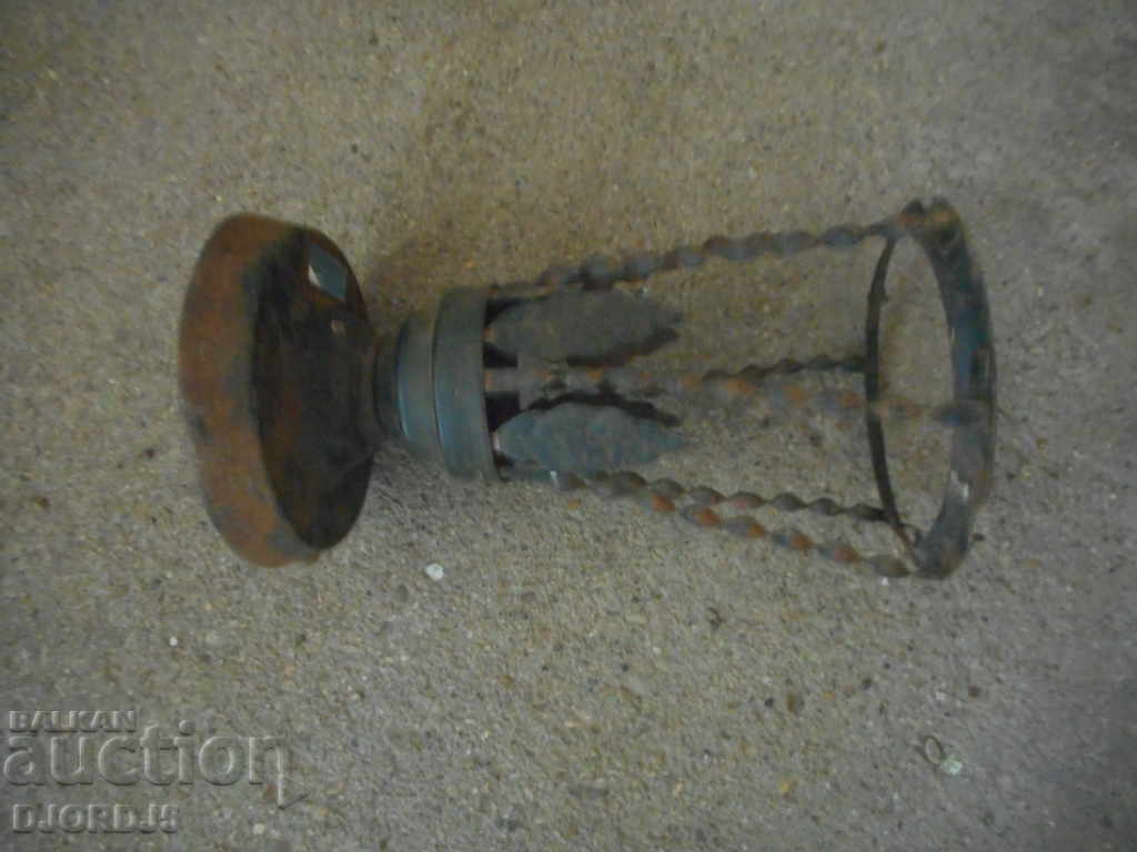 An old metal lampshade with price 7.00 BGN | € 3.58 An old metal lampshade with price 7.00 BGN | € 3.58