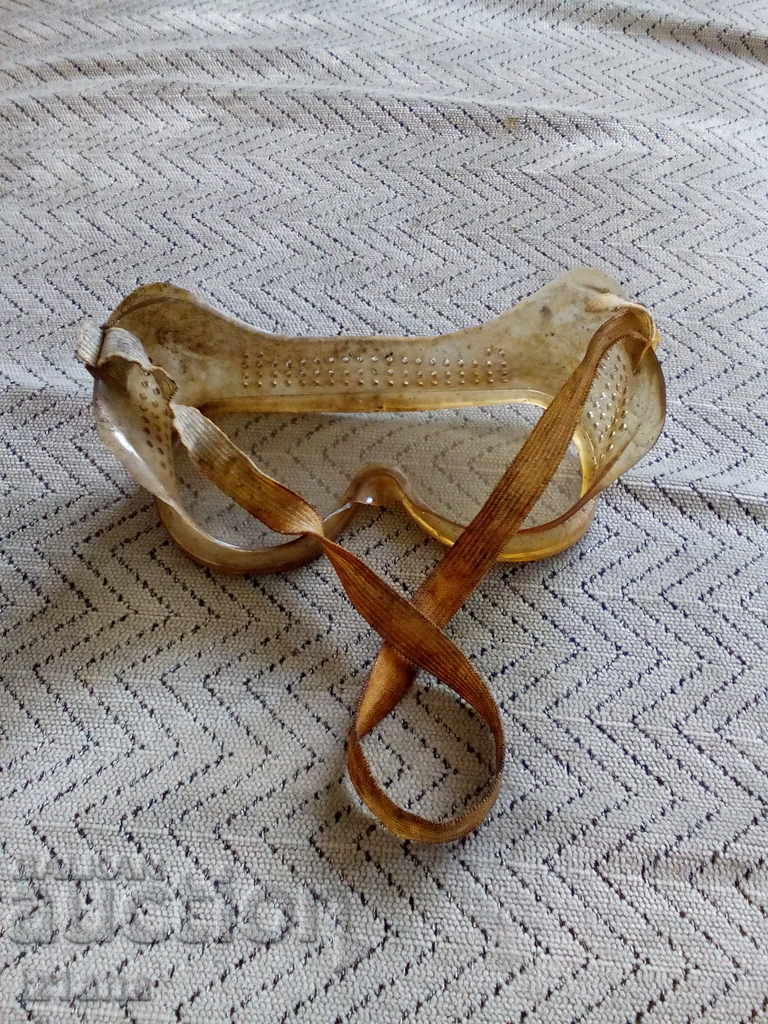 Auction Old safety glasses Auction Old safety glasses