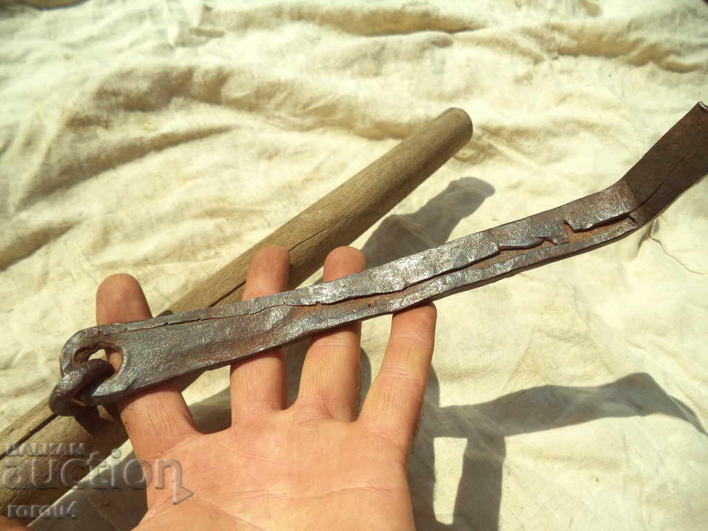 STABLE HANDWEIGHT TOOL WITH WOODEN HANDLE - 5