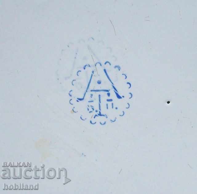 Auction Enamelled tray Auction Enamelled tray