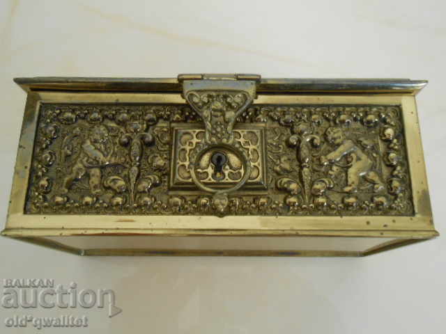 Delivery of ♛ Box for jewelry and documents with a decorative Lion key Delivery of ♛ Box for jewelry and documents with a decorative Lion key