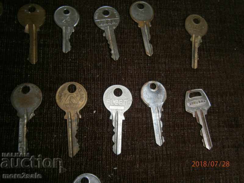 LOT 4 - 25 NUMBER OF KEYS - 5 LOT 4 - 25 NUMBER OF KEYS - 5