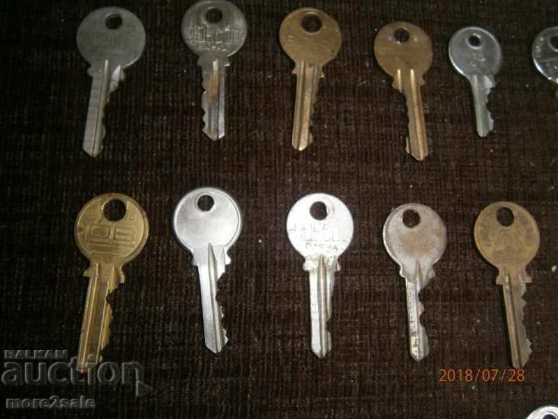 LOT 4 - 25 NUMBER OF KEYS - 6 LOT 4 - 25 NUMBER OF KEYS - 6