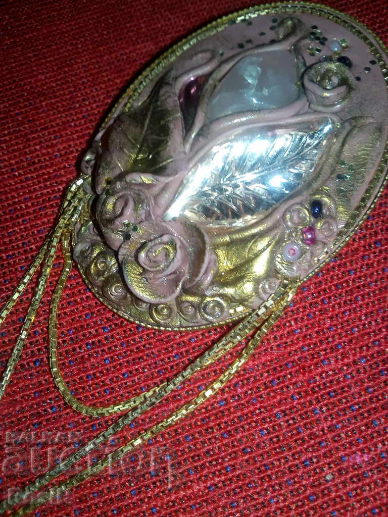 Auction  STARA MESINGOVA BROSHKA WITH ROSOV QUARTZ