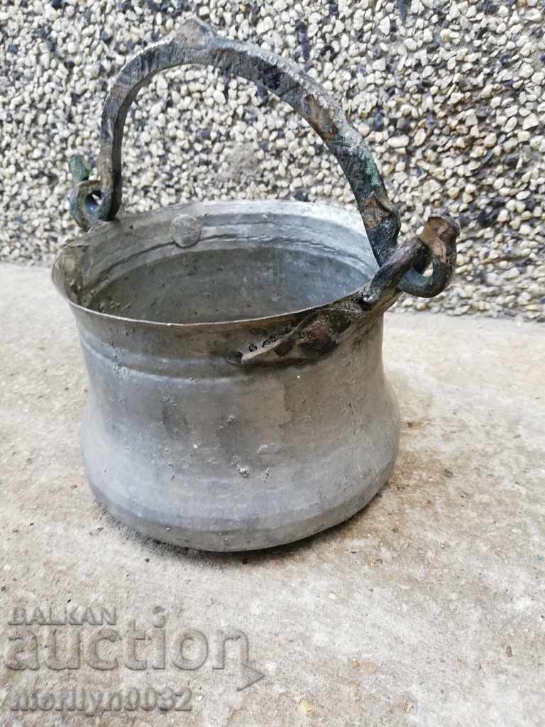 An old bacon, a baker, a pot, a boiler, a copper pot - 6