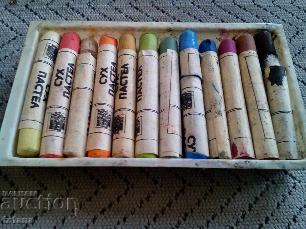 Delivery of Old Paints for Drawing, Dry Pastel