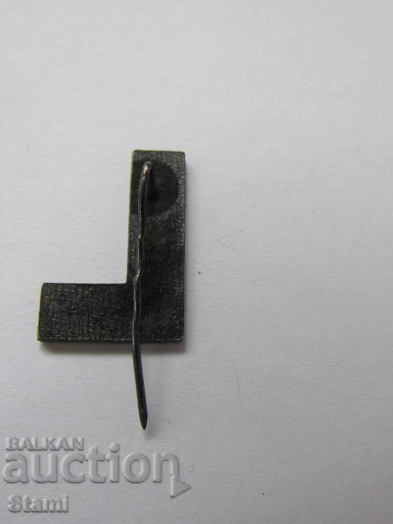 Auction Badge: 1917-1967 Auction Badge: 1917-1967