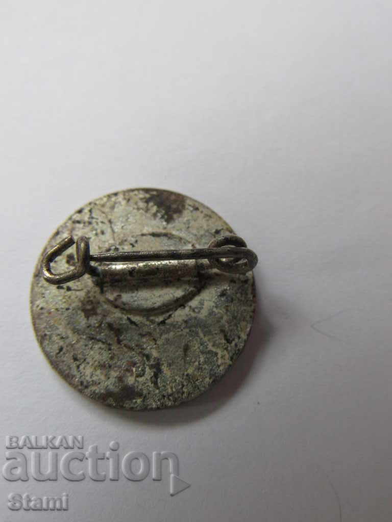 Delivery of Badge: iga-: International Horticultural Association-Erfurt, GDR