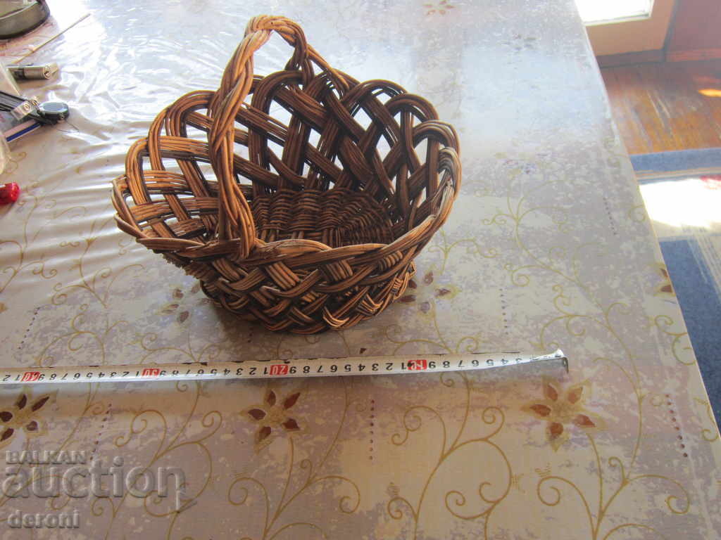 An old wicker basket basket with price 10.00 BGN | € 5.11 An old wicker basket basket with price 10.00 BGN | € 5.11