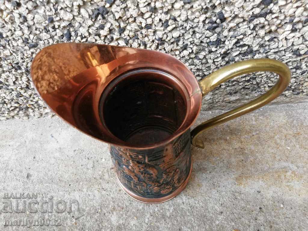 Auction A copper jug of a baker, a copper bowl of a goblet Auction A copper jug of a baker, a copper bowl of a goblet