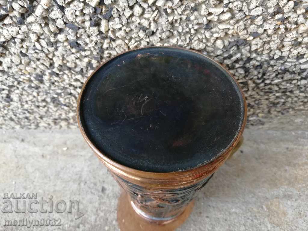 Delivery of A copper jug of a baker, a copper bowl of a goblet Delivery of A copper jug of a baker, a copper bowl of a goblet