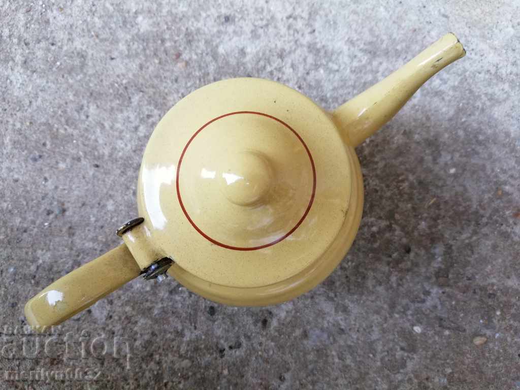 Delivery of Old enamel tea kettle pitcher pot with enamel Delivery of Old enamel tea kettle pitcher pot with enamel