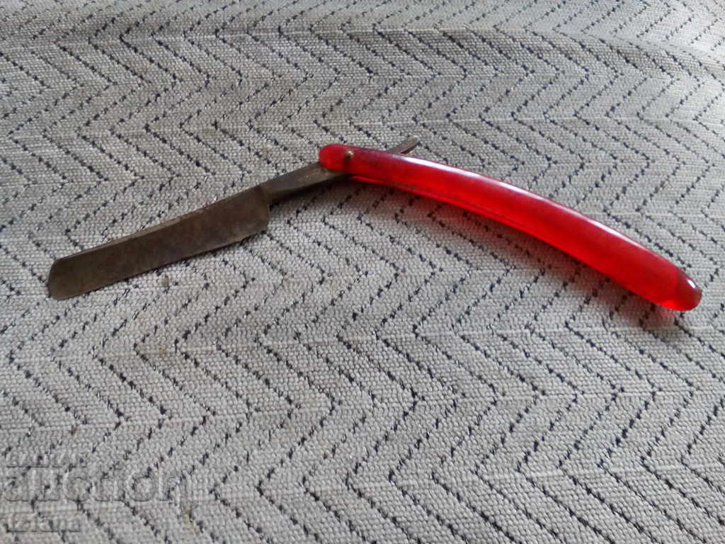 Παλιά ξυριστική μηχανή YACHT με τιμή 38.00 BGN | € 19.43 Παλιά ξυριστική μηχανή YACHT με τιμή 38.00 BGN | € 19.43