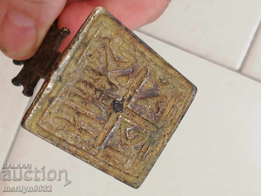 Sigiliu ceremonial din bronz renascentist pentru prescură, cruce, răstignire cu preț 255.00 BGN | € 130.38