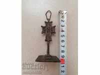 Sigiliu ceremonial din bronz renascentist pentru prescură, cruce, răstignire