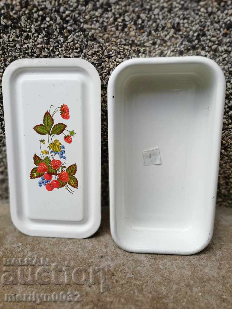 Old enamel food box, enamel dish, jug with price 49.00 BGN | € 25.05 Old enamel food box, enamel dish, jug with price 49.00 BGN | € 25.05
