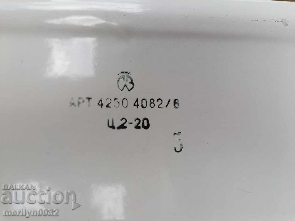 Delivery of Old enamel food box, enamel dish, jug Delivery of Old enamel food box, enamel dish, jug