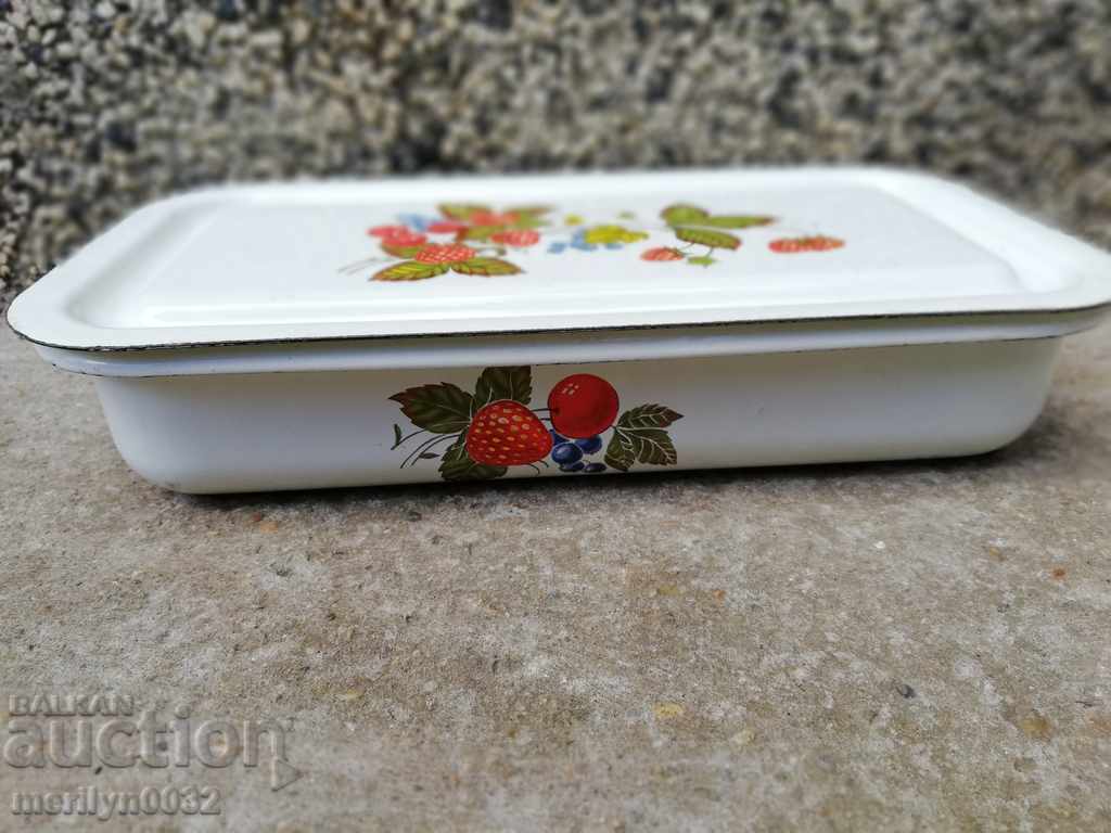 Old enamel food box, enamel dish, jug Old enamel food box, enamel dish, jug