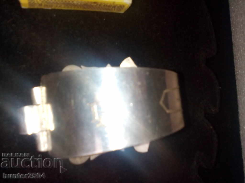 Βραχιόλι χαρτοπετσέτας ασημί, με μονόγραμμα "PS". με τιμή 79.95 BGN | € 40.88