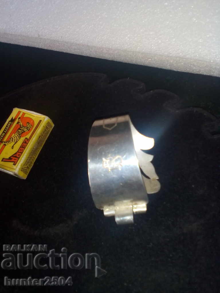 Δημοπρασία Βραχιόλι χαρτοπετσέτας ασημί, με μονόγραμμα "PS".