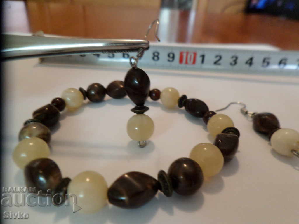 Jewelry set bracelet and earrings - natural stones with price 4.99 BGN | € 2.55 Jewelry set bracelet and earrings - natural stones with price 4.99 BGN | € 2.55