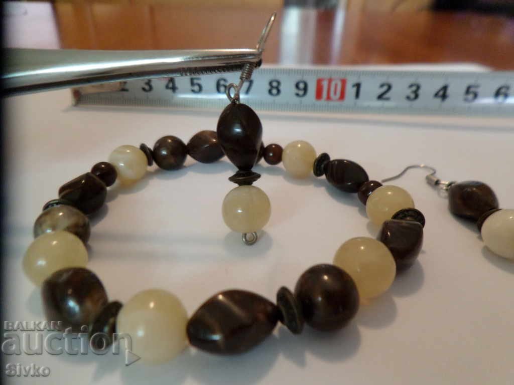 Auction  Jewelry set bracelet and earrings - natural stones
