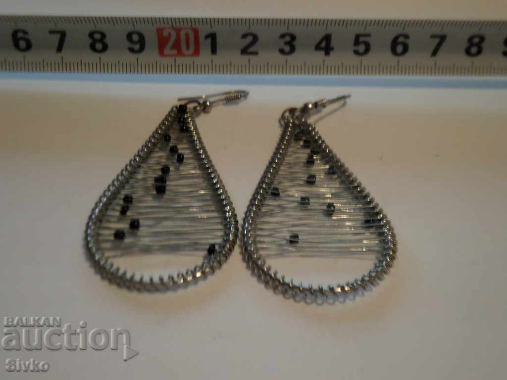 Κομψά σκουλαρίκια χειροποίητα με τιμή 0.69 BGN | € 0.35