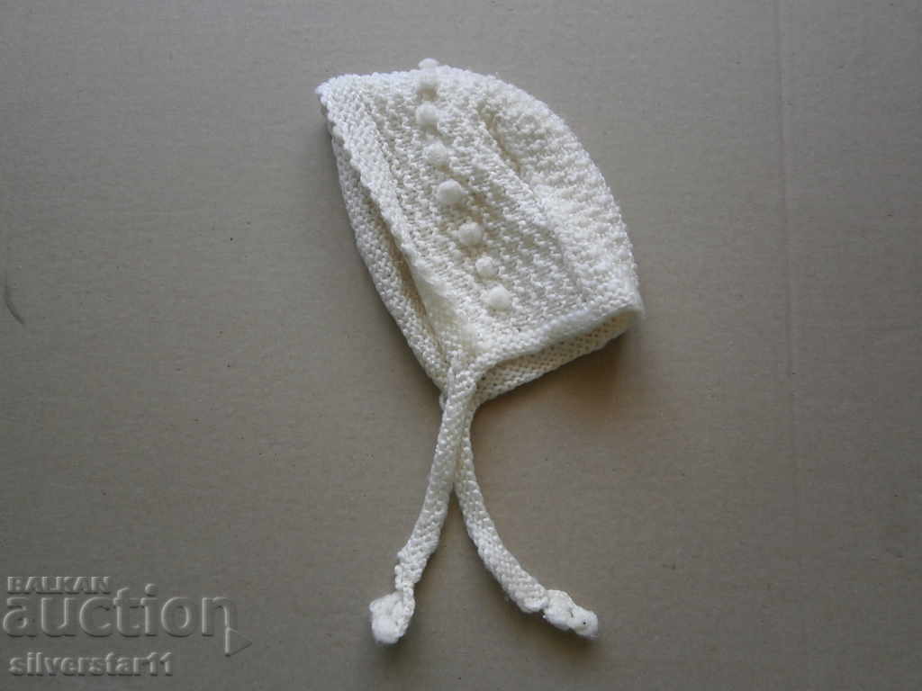 o pălărie veche pentru copii mici cu preț 15.00 BGN | € 7.67 o pălărie veche pentru copii mici cu preț 15.00 BGN | € 7.67