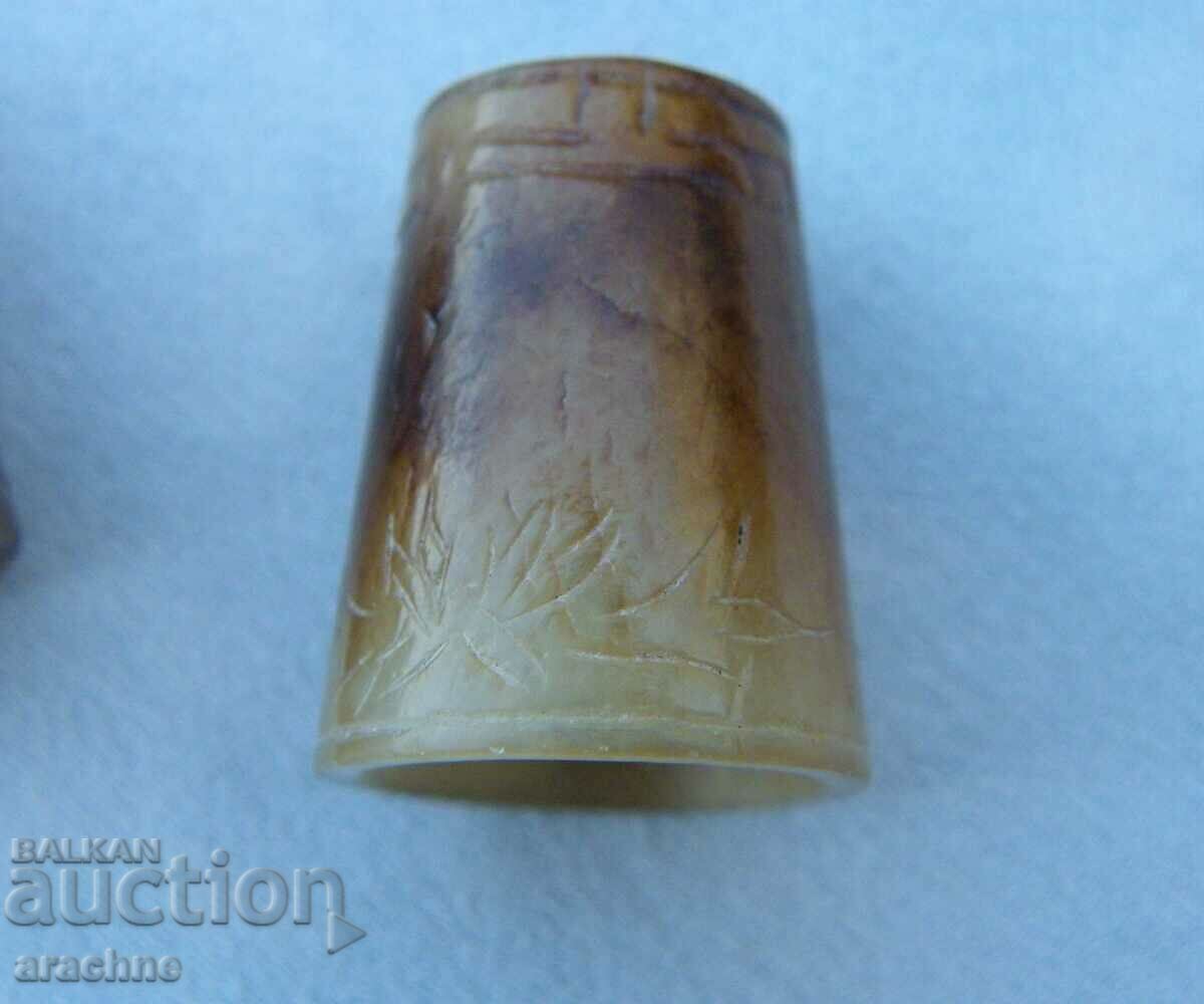 Auction  Japanese jade engraving with engraving