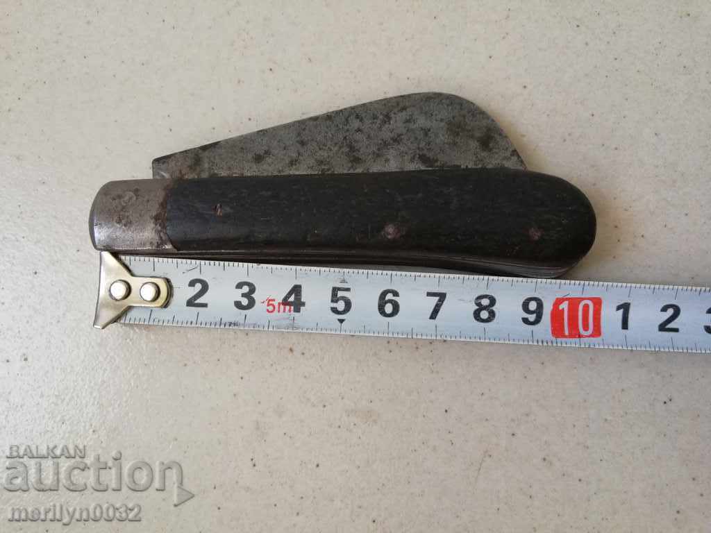 Old blade with buffalo horns with price 64.00 BGN | € 32.72 Old blade with buffalo horns with price 64.00 BGN | € 32.72