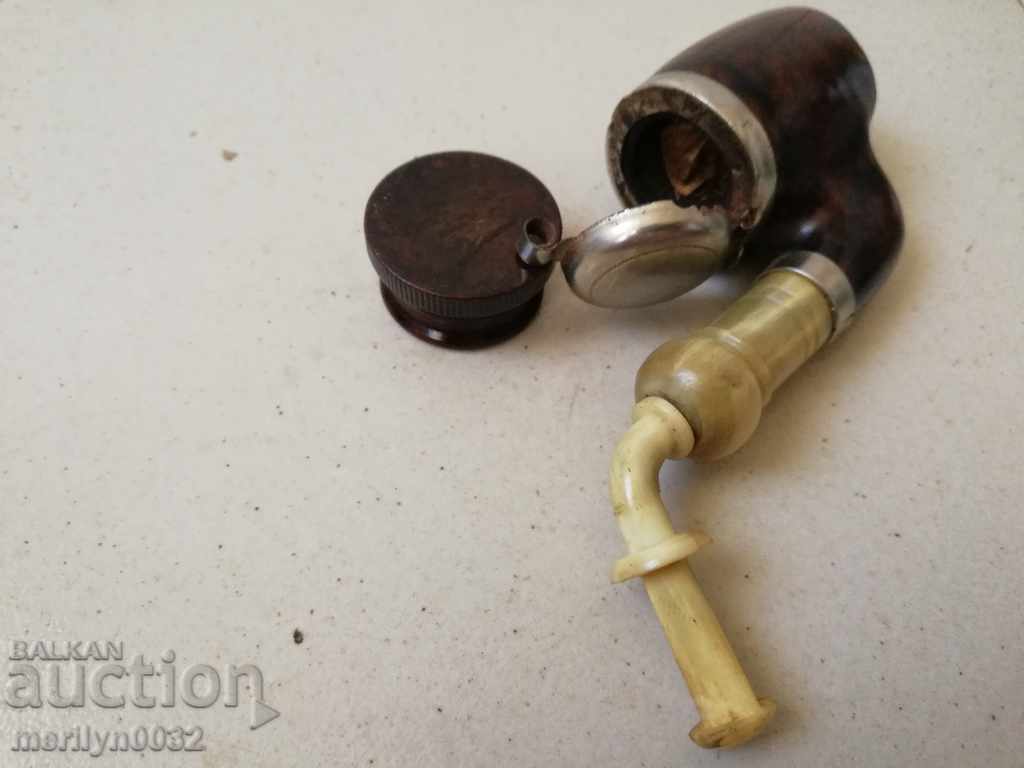 Old pipe of bakelite bone, luxury chihuahua, a mug with price 97.00 BGN | € 49.60